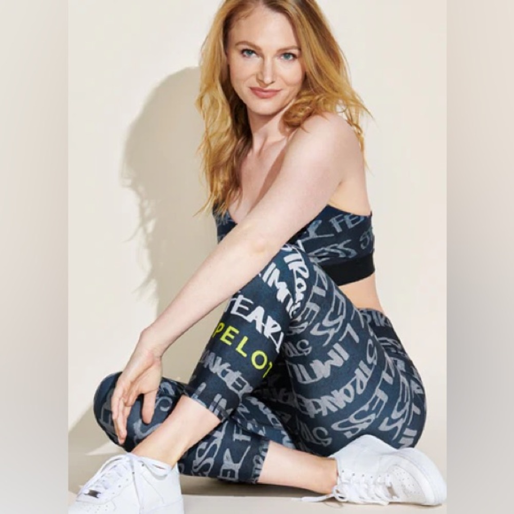 Peloton handwriting capri and bralette size small